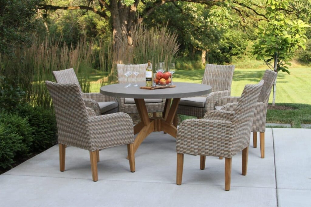 A Guide to Negotiating Wicker Dining Set Prices